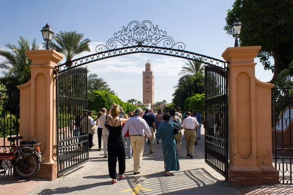 Park of the Koutoubia mosque in Marrakech — Stock Photo, Image