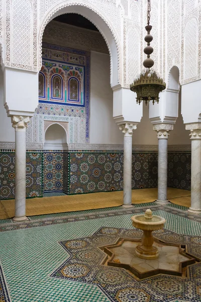 Túmulo de Moulay Ismail em Meknes com mosaicos Fotos De Bancos De Imagens