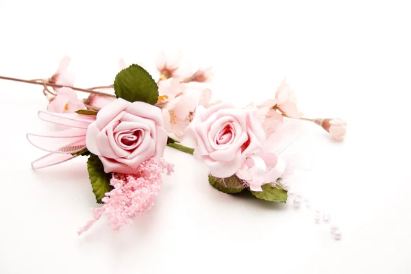 Rosa Rose mit blühendem Zweig — Stockfoto