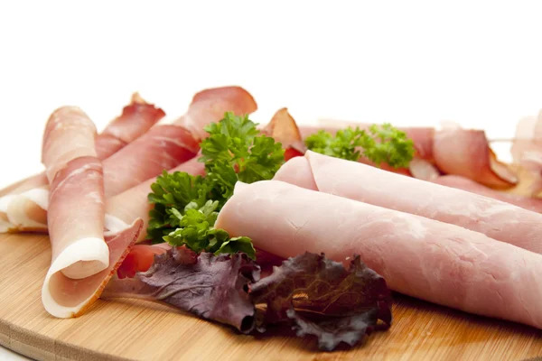 Ham met peterselie en salade blad — Stockfoto