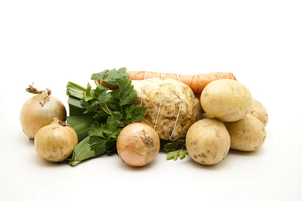 Суп овощи с луком и картошкой — стоковое фото
