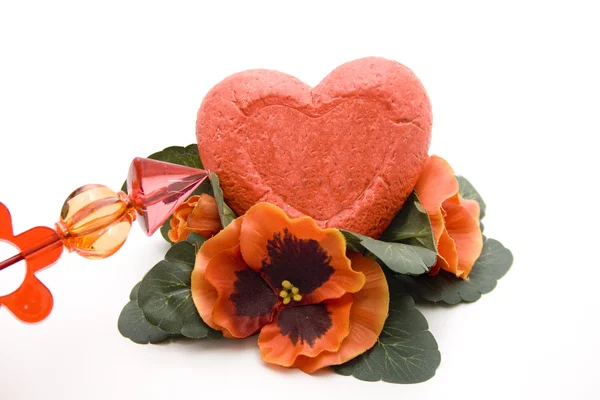Αγαπητέ καρδιά με λουλούδια και βέλος — Φωτογραφία Αρχείου