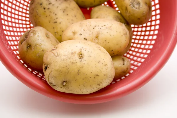 Kartoffeln im Küchensieb — Stockfoto