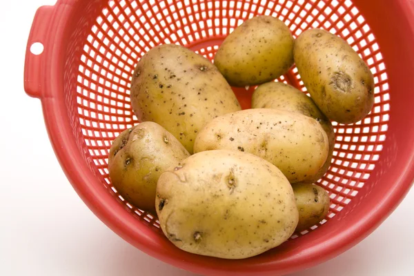 Kartoffeln im Küchensieb — Stockfoto