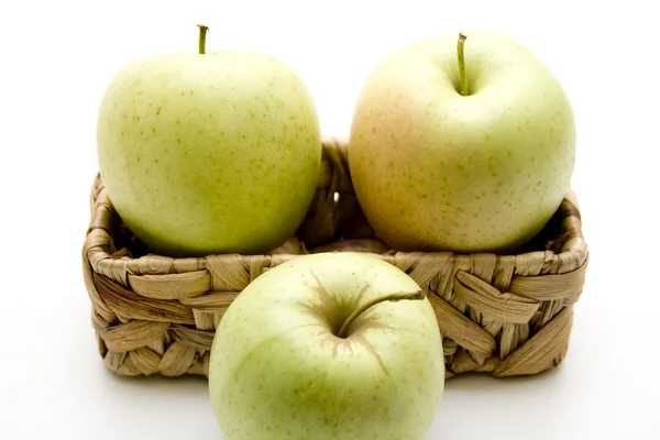 Green apples in the basket — Stock Photo, Image