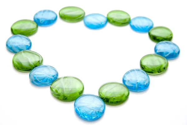 Синий и зеленый стеклянные камни — стоковое фото