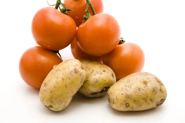 Свіжі помідори та картопля — стокове фото