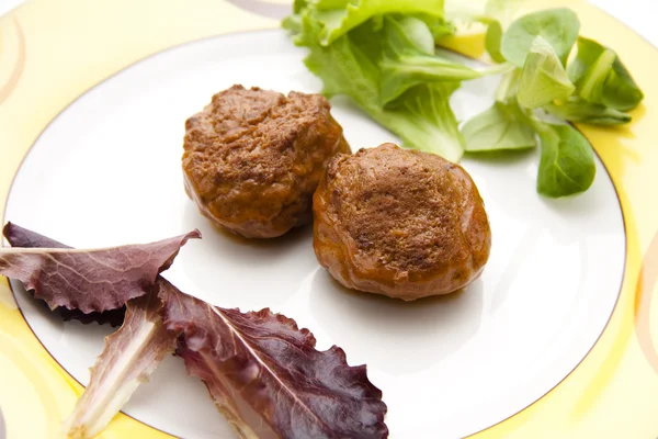 Carne picada bolitas pequeñas —  Fotos de Stock