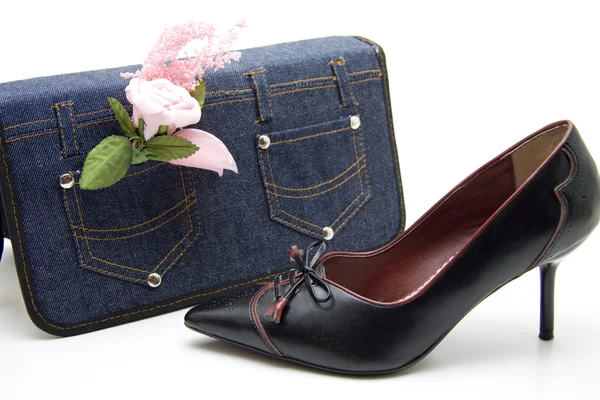 Sapato feminino preto — Fotografia de Stock