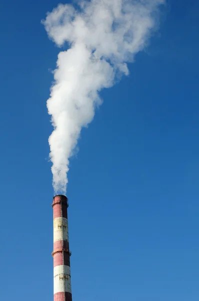 Промышленный дым — стоковое фото