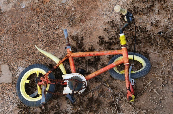Broken bicycle — Stock Photo, Image