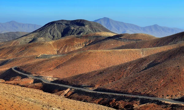 dolambaçlı bir dağ yolu