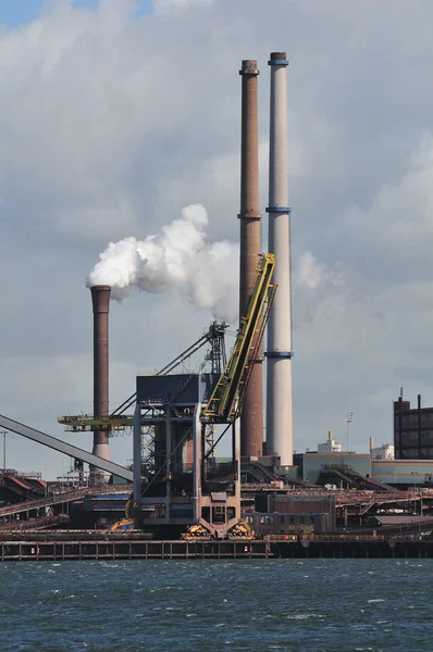 Factory with smoke — Stock Photo, Image