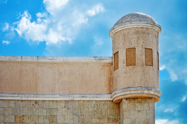 Old white wall and tower in Progresso - Mexico — Stock Photo, Image