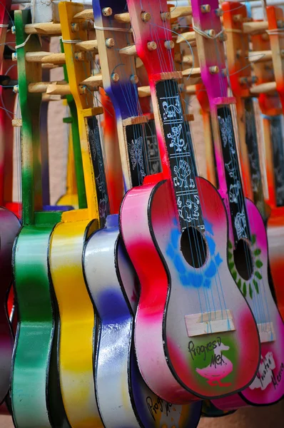 Akustiska cutaway gitarr i progresso - Mexiko — Stockfoto
