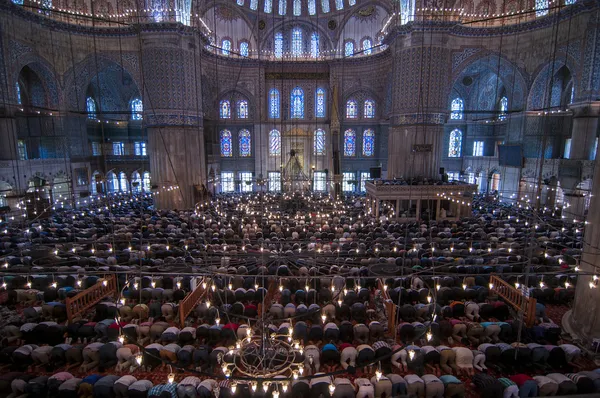 Oração de sexta-feira muçulmana, mesquita azul Turquia — Fotografia de Stock