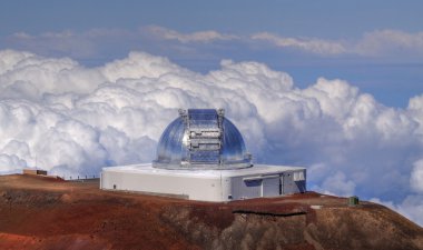 Telescope facility at mauna kea (big island, hawaii) clipart