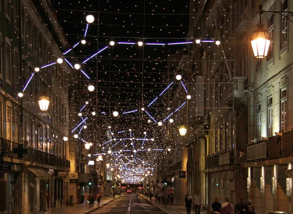 Уличное освещение в Лиссабоне — стоковое фото