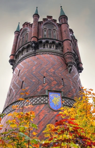 Историческая водонапорная башня Ростока (Германия) ) — стоковое фото