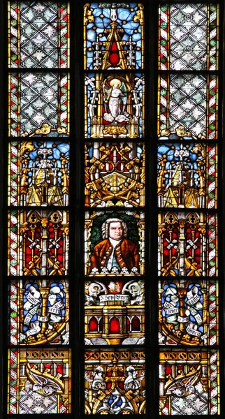 Colorida ventana de la Iglesia de Santo Tomás, Leipzig (Alemania) ) —  Fotos de Stock