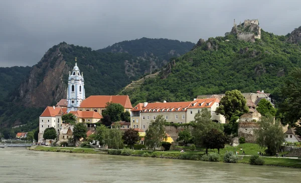 Dürnstein at river Danube (Wachau, Lower Austria) — 图库照片