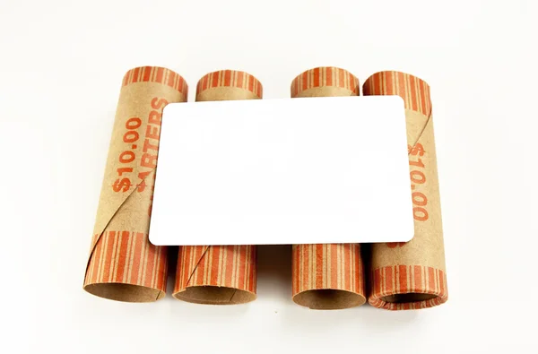 Leere weiße Karte auf Geldverpackungen — Stockfoto
