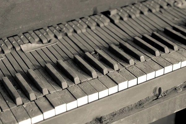 Piano sujo — Fotografia de Stock