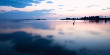 günbatımı burano denizin üzerinden