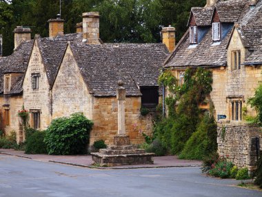 A street in chipping campden cotswolds gloucestershire midlands england uk clipart