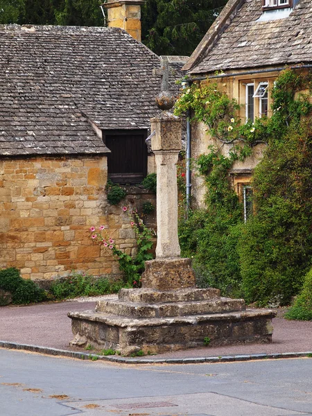 A street in chipping campden cotswolds gloucestershire midlands england uk — Stock Photo, Image