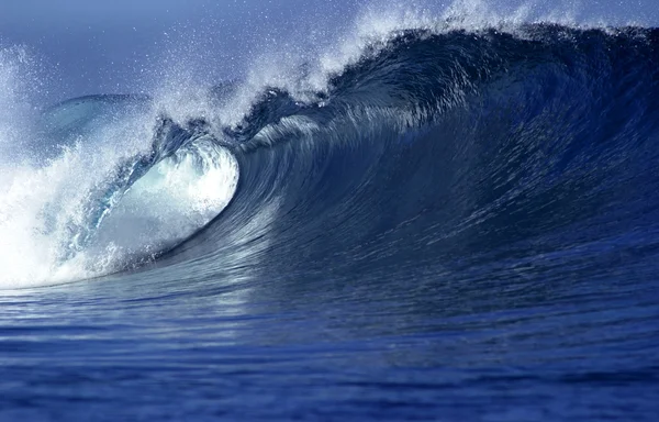 Welle bricht zusammen — Stockfoto