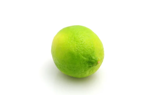 Limettenfrüchte isoliert auf weiß — Stockfoto