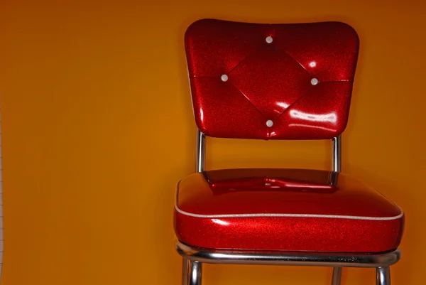 Chaise rétro vintage rouge — Photo