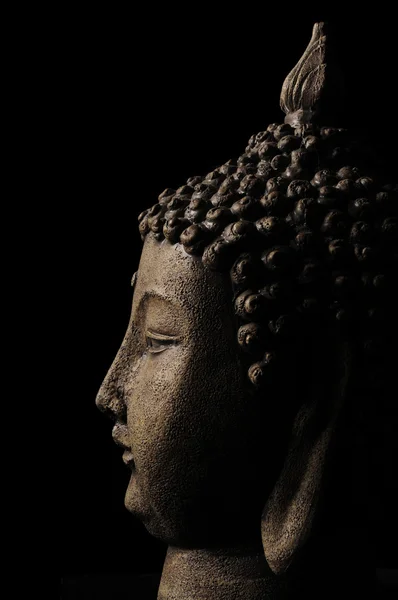 Buddha testa isolata su sfondo nero — Foto Stock