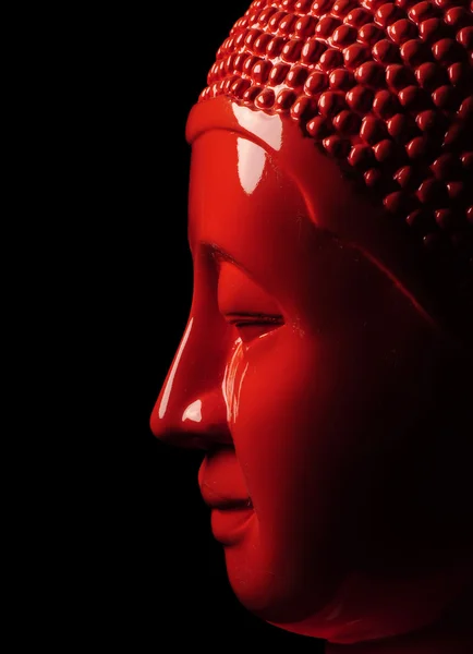 Оранжевый Будда на черном фоне — стоковое фото