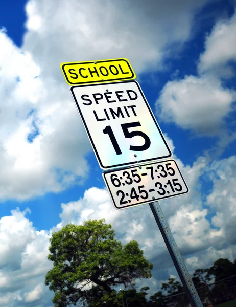 Limite de velocidade na zona escolar — Fotografia de Stock