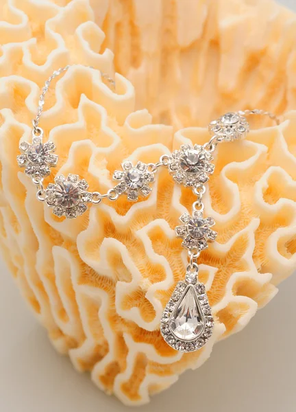 Belo colar de diamantes — Fotografia de Stock