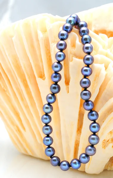 Magnifique collier de perles noires — Photo