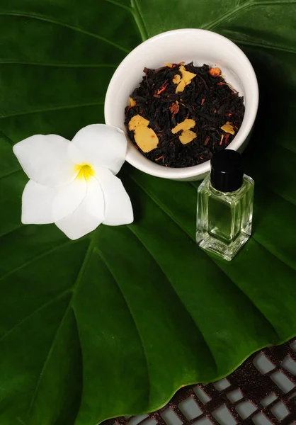 Essential oils and tea — Stock Photo, Image