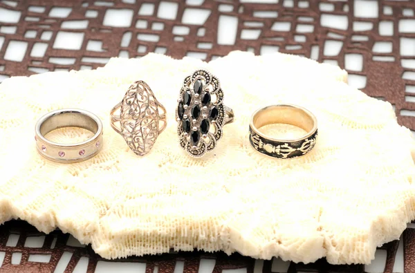 Šperky módní prsteny — Stock fotografie