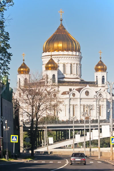 Pohled od promenády u Sofie chrám Krista Spasitele. Moskva — Stock fotografie