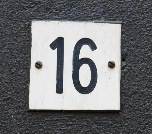 Дом номер 16 — стоковое фото