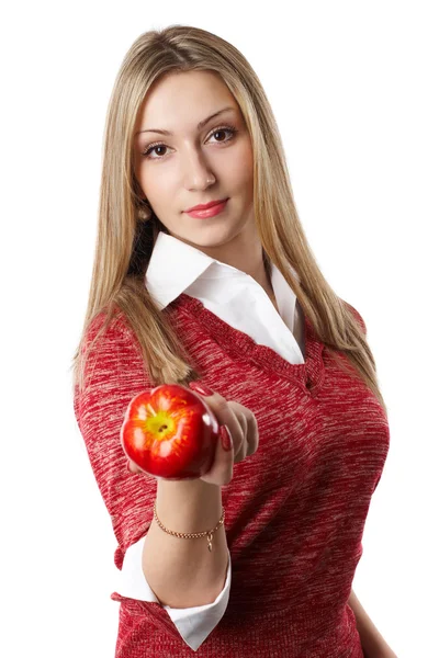 Почерк привлекательной молодой женщины с красным яблоком на белом фоне — стоковое фото
