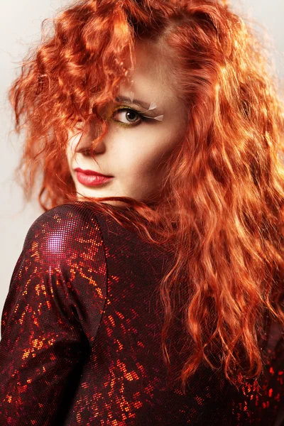 Fashion shot of an beautiful red hair gir — Stock Photo, Image