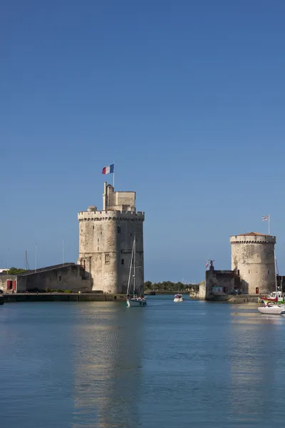Velhas torres portuárias - La Rochelle — Fotografia de Stock