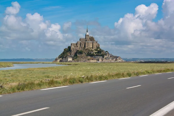 Famous Mont Saint - Michel — Stock Photo, Image
