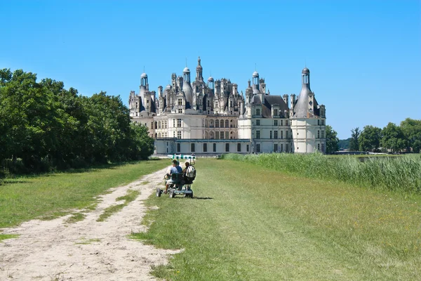 Kiadások minőségi időt a Chambord kastély — Stock Fotó