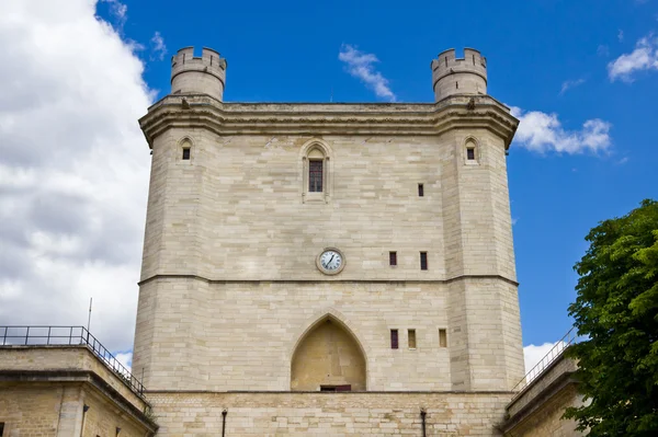Vincennes slott försvarsmur och ingången tower — Stockfoto