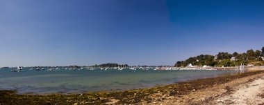Morbihan Gulf - beach panorama clipart