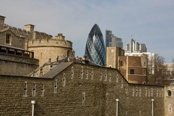 Old and new in London — Stockfoto